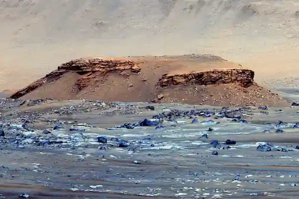 Başlık:Araştırmacılar, Perseverance keşif aracından gelen görüntülerin Jezero kraterinin eski bir Mars gölü olduğunu doğruladığını söylüyor. Bu Mastcam-Z geliştirilmiş renkli fotoğraf mozaiği, Jezero kraterinin yakınında, gezici ekip tarafından gayri resmi olarak 