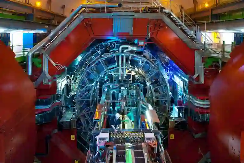 LHC'de Üretilen Anti-Helyum Bizi Karanlık Maddeye Ulaştırabilir