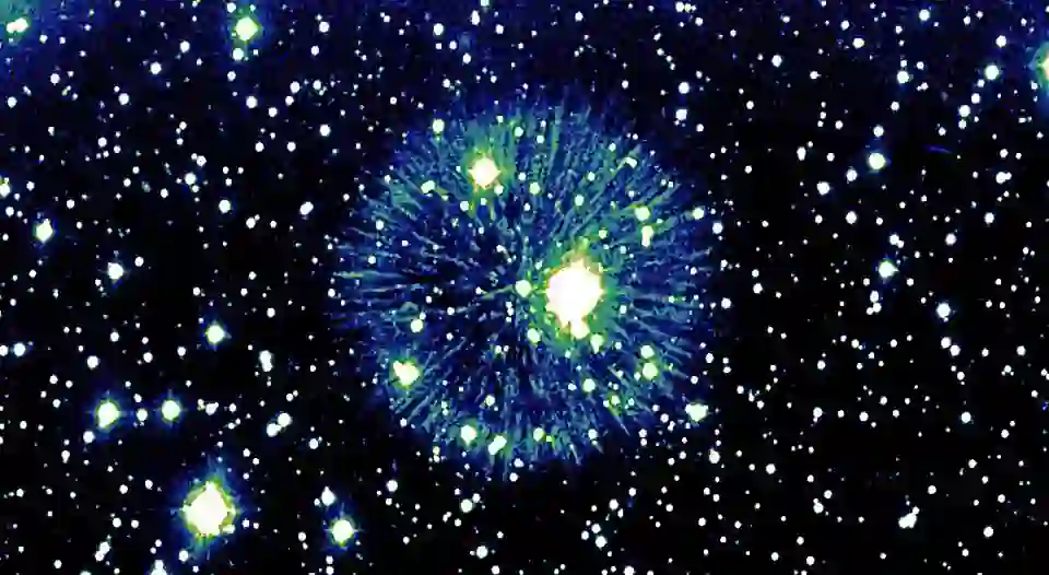 Zombi Yıldız Bulundu, Pa 30 nebulasının sıra dışı havai fişek benzeri yapısı, ölmekte olan iki yıldızın birleşmesinden kaynaklanıyor olabilir. ROBERT FESEN