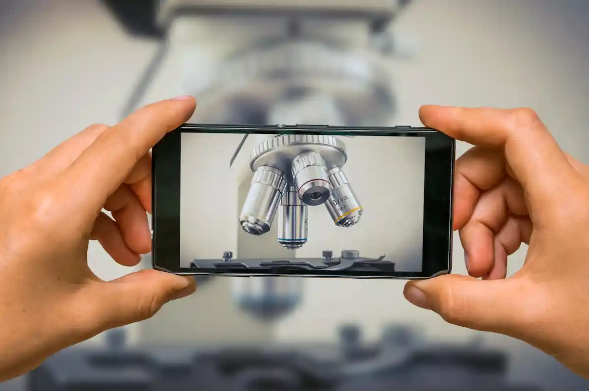 Revolutionizing Mobile Cameras with Microscopic LED Technology