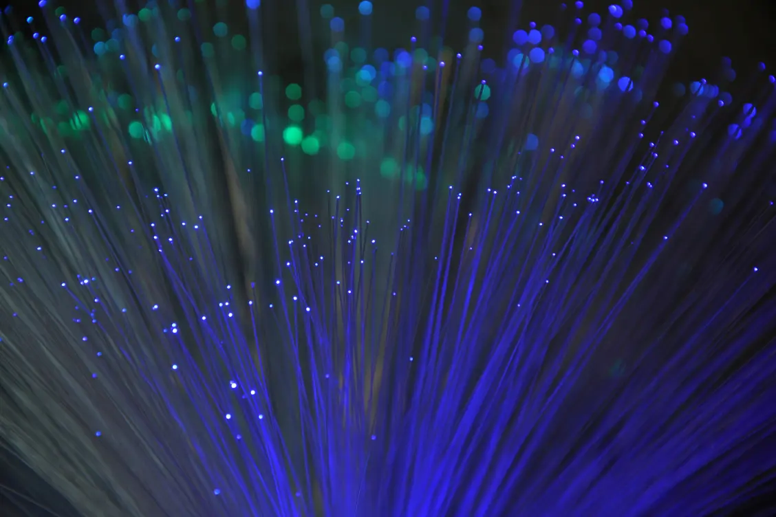 Fiber Optik: Saç Teli İnceliğinde Devrim